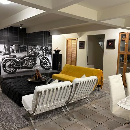Seymour Private Bedroom, Ensuite Bathroom With Shared Pool, Hot Tub With Views นอร์ทแวนคูเวอร์ ภายนอก รูปภาพ