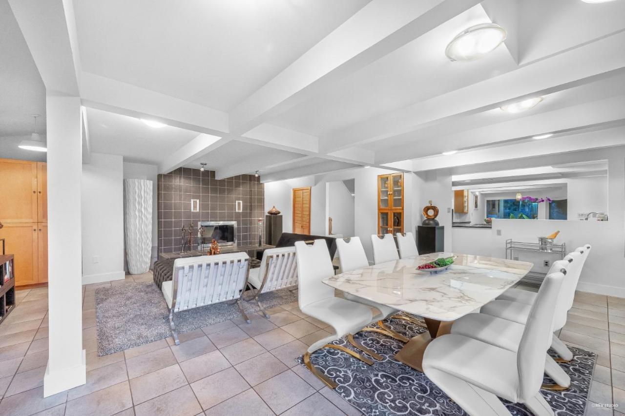 Seymour Private Bedroom, Ensuite Bathroom With Shared Pool, Hot Tub With Views นอร์ทแวนคูเวอร์ ภายนอก รูปภาพ
