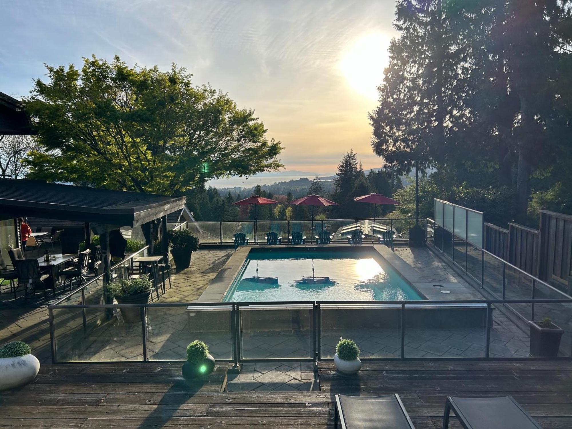 Seymour Private Bedroom, Ensuite Bathroom With Shared Pool, Hot Tub With Views นอร์ทแวนคูเวอร์ ภายนอก รูปภาพ
