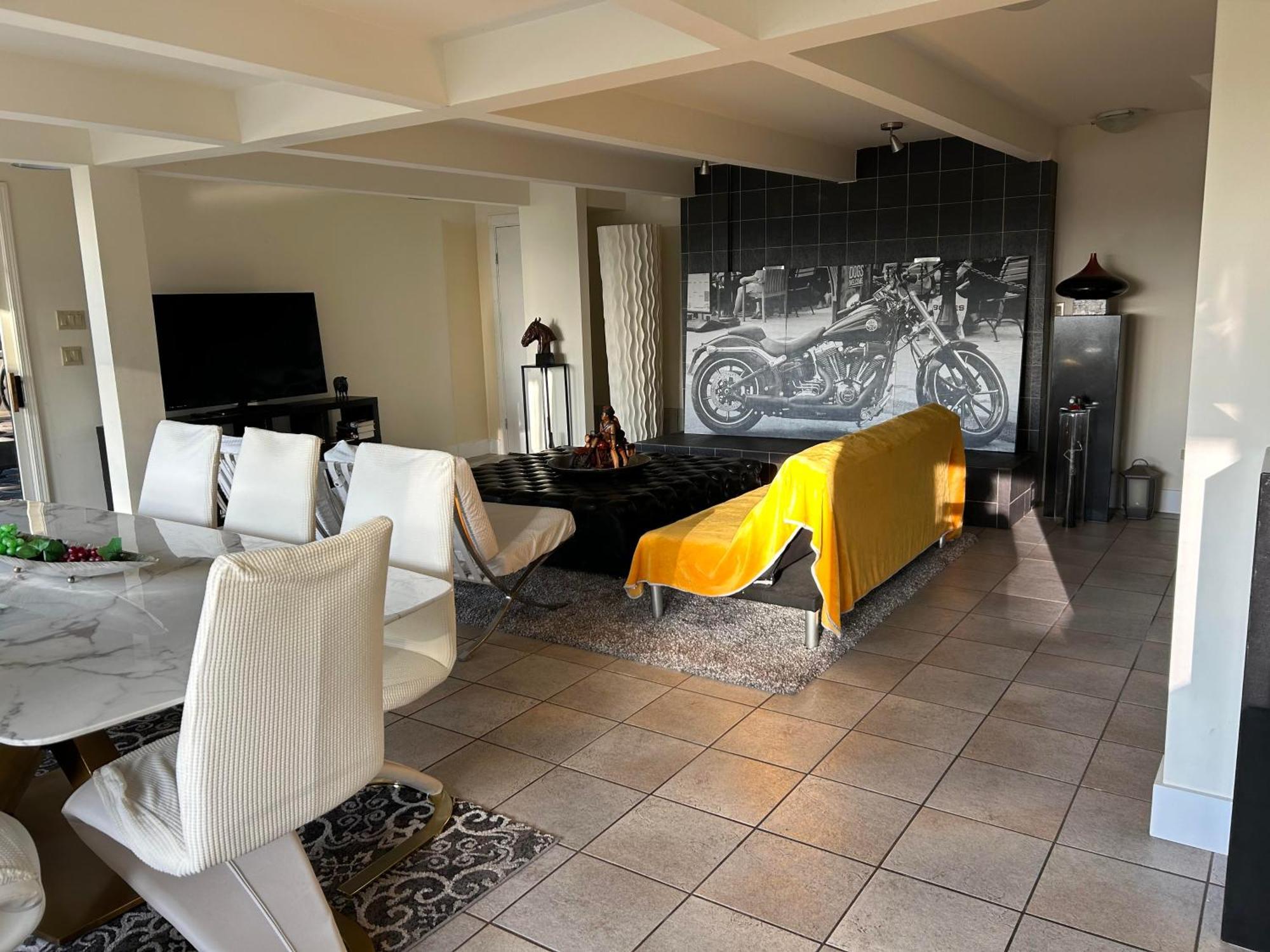 Seymour Private Bedroom, Ensuite Bathroom With Shared Pool, Hot Tub With Views นอร์ทแวนคูเวอร์ ภายนอก รูปภาพ