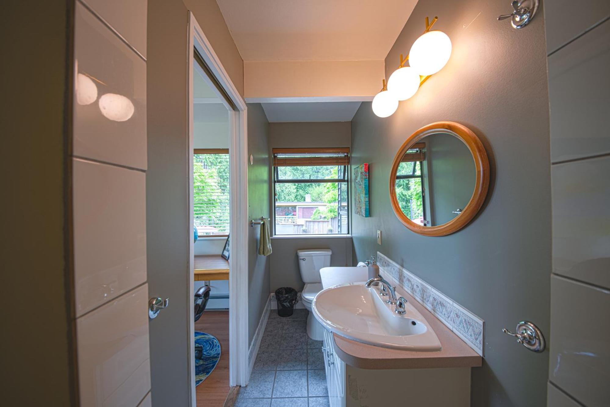 Seymour Private Bedroom, Ensuite Bathroom With Shared Pool, Hot Tub With Views นอร์ทแวนคูเวอร์ ภายนอก รูปภาพ