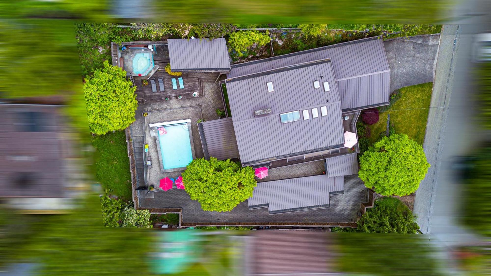 Seymour Private Bedroom, Ensuite Bathroom With Shared Pool, Hot Tub With Views นอร์ทแวนคูเวอร์ ภายนอก รูปภาพ