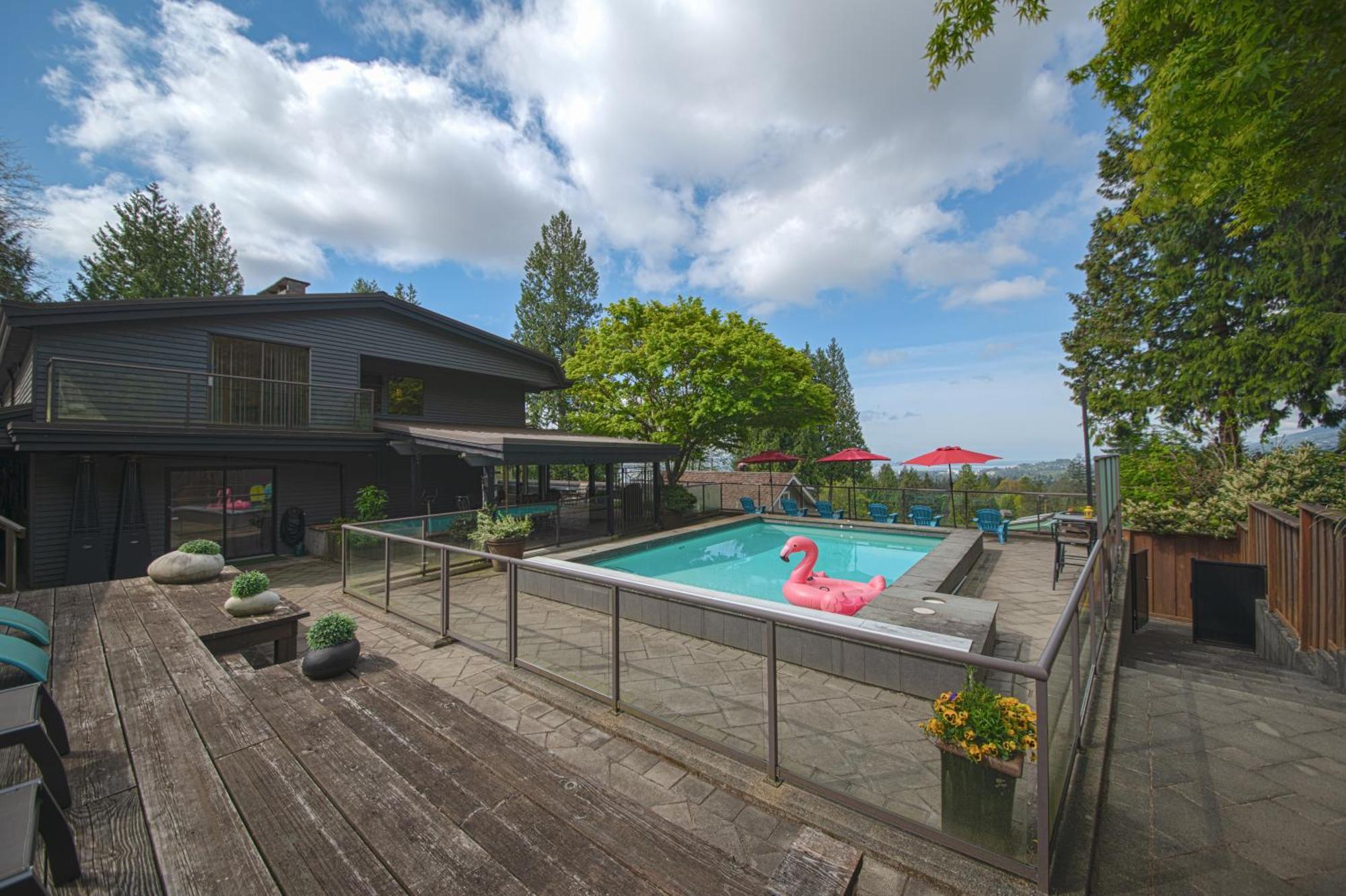 Seymour Private Bedroom, Ensuite Bathroom With Shared Pool, Hot Tub With Views นอร์ทแวนคูเวอร์ ภายนอก รูปภาพ