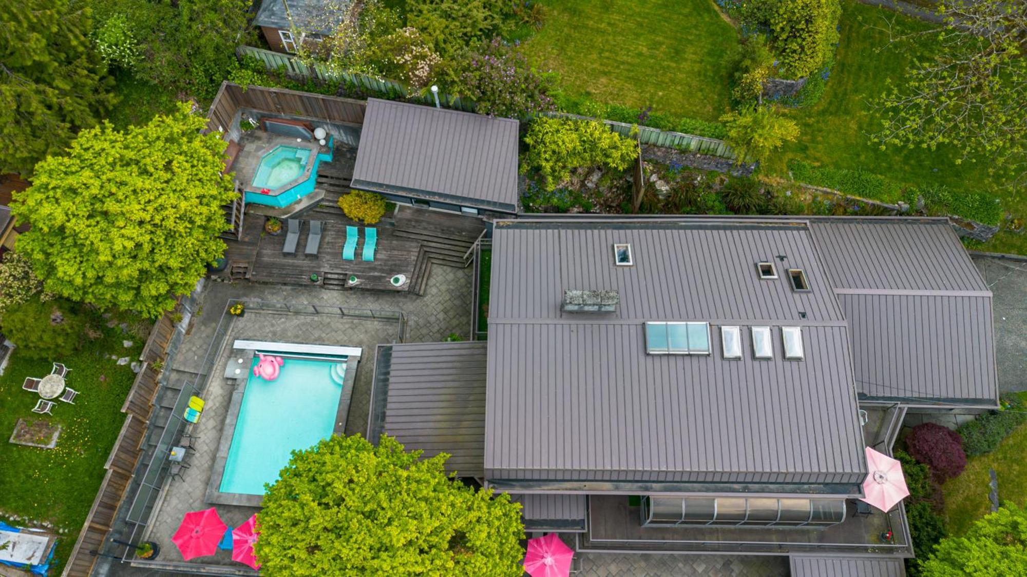 Seymour Private Bedroom, Ensuite Bathroom With Shared Pool, Hot Tub With Views นอร์ทแวนคูเวอร์ ภายนอก รูปภาพ